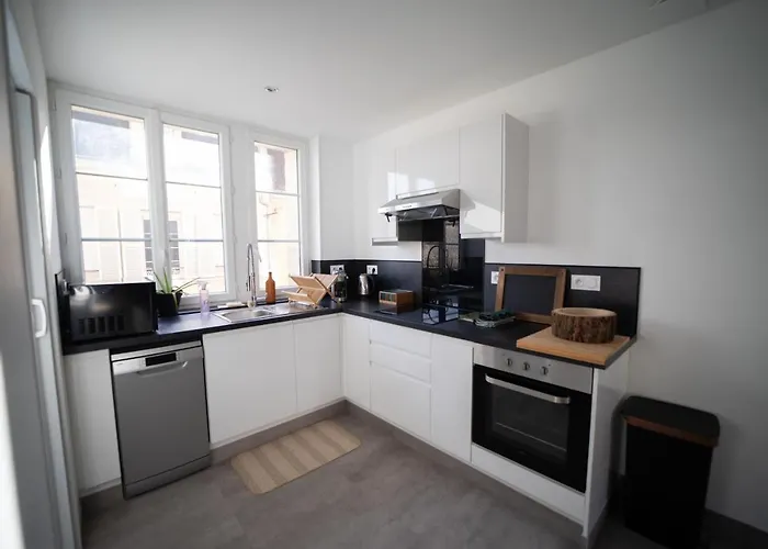 Cabane D'arlette, Grande Terrasse En Centre-ville * Falaise (Calvados)