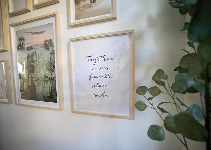 Cabane D'arlette, Grande Terrasse En Centre-ville Falaise (Calvados)
